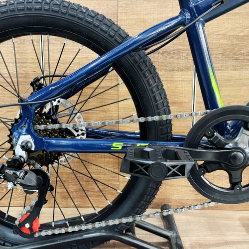 Bicicleta First Aro 20 Smitt Juvenil 7v Freio Disco Azul Galaxy Com Amarelo Neon