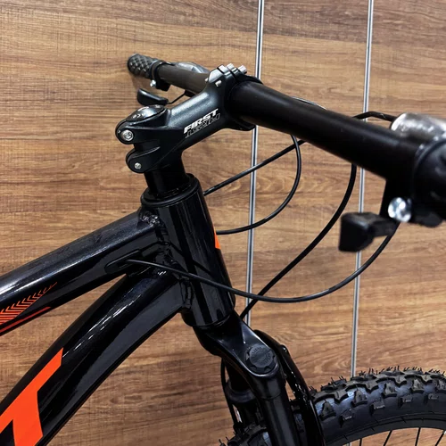 Bicicleta First Aro 24 Smitt Juvenil 21v Freio Disco Grafite com Laranja e Preto tam 13,5