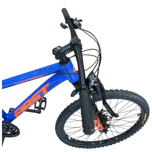 Bicicleta First Aro 24 Smitt Juvenil 21v Freio Disco Azul Hunter com Laranja tam 13,5