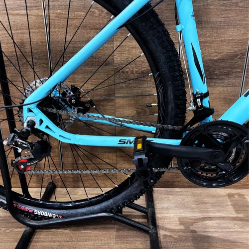 Bicicleta First Aro 29 Smitt 21v Freio Disco Azul Claro com Preto tam 15,5