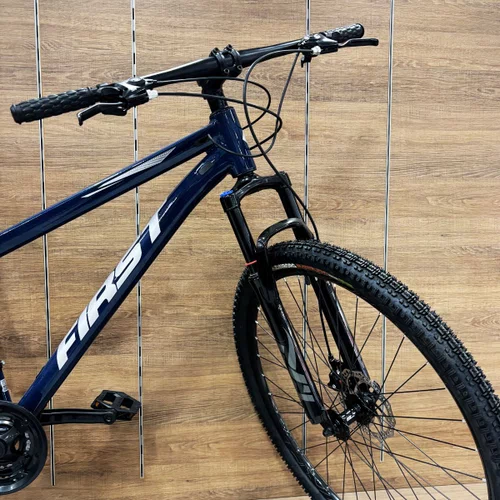 Bicicleta First Aro 29 Smitt 21v Freio Disco Azul Galaxy com Prata tam 15,5