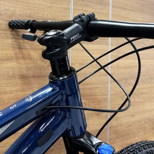 Bicicleta First Aro 29 Smitt 21v Freio Disco Azul Galaxy com Prata tam 15,5