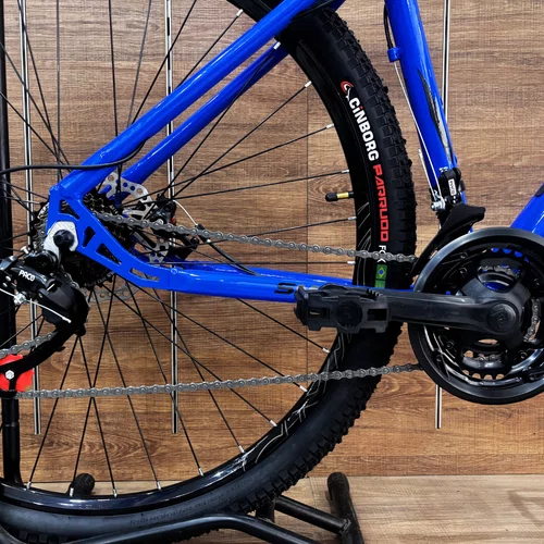 Bicicleta First Aro 29 Smitt 21v Freio Disco Azul Hunter com Preto Tam 17,5