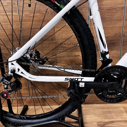 Bicicleta First Aro 29 Smitt 21v Freio Disco Branco com Preto Tam 17,5