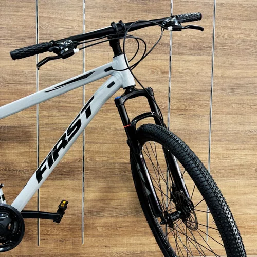 Bicicleta First Aro 29 Smitt 21v Freio Disco Cinza com Preto tam 17,5