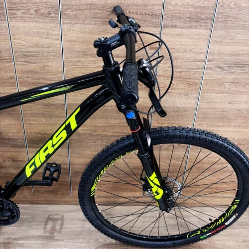 Bicicleta First Aro 29 Smitt 21v Freio Disco Preto com Amarelo Neon Tam 19