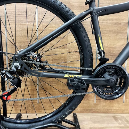 Bicicleta First Aro 29 Smitt Feminina 21v Freio Disco Preto Fosco com Ouro Tam 15,5