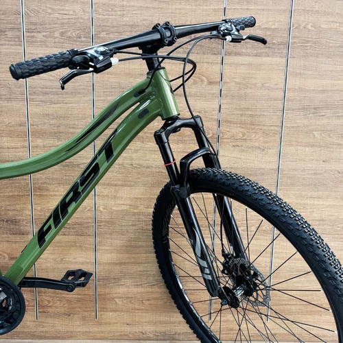 Bicicleta First Aro 29 Smitt Feminina 21v Freio Disco Verde Militar Com Preto Tam 15,5