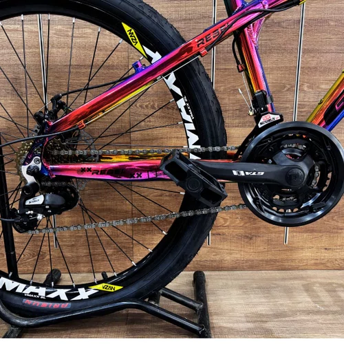 Bicicleta GTA Aro 26 Rebel Freeride 21v Freio à Disco Camaleão