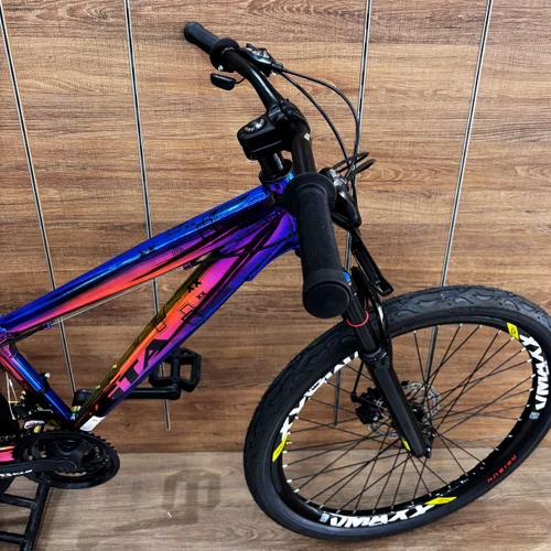 Bicicleta GTA Aro 26 Rebel Freeride 21v Freio à Disco Camaleão