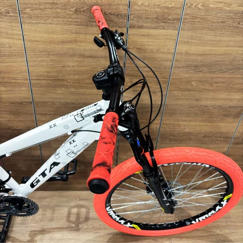 Bicicleta GTA Aro 26 Rebel Freeride 21v Freio Disco Branco com Vermelho