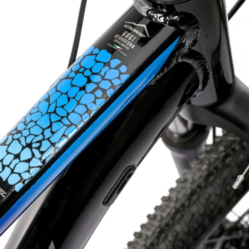 Bicicleta Oggi Aro 29 7.0 Shimano Cues 9v Preto com Azul Tam 15,5