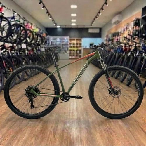 Bicicleta Oggi Aro 29 7.0 Shimano Cues 9v Verde com Laranja Tam 15,5