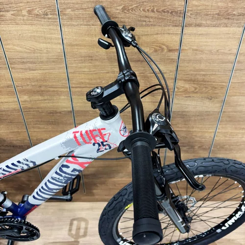 Bicicleta Viking Aro 26 Dirt Jtuff25 21v Freio Disco Prata Com Azul