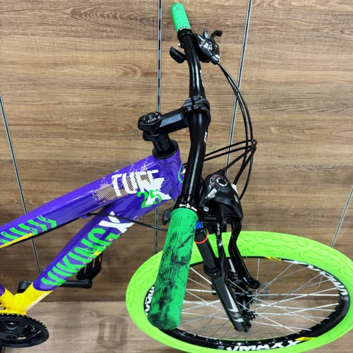 Bicicleta Viking Aro 26 Dirt JTuff25 21V Freio Disco Roxo com Amarelo e Verde