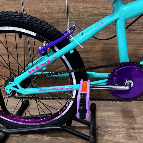 Bicicleta Wendy Aro 20 Feminina Com Cesta Verde Aniz com Violeta