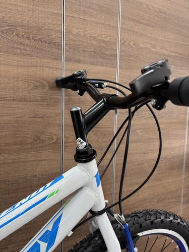 Bicicleta Wendy Aro 24 18M Rebaixado Branco com Azul