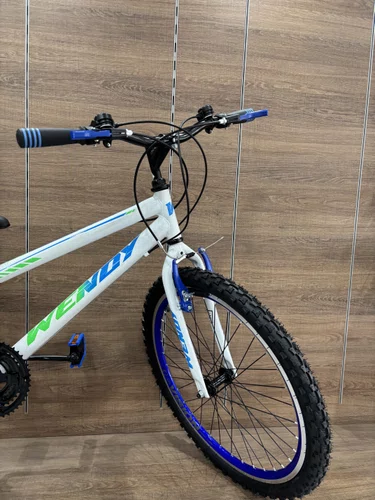 Bicicleta Wendy Aro 24 18M Rebaixado Branco com Azul