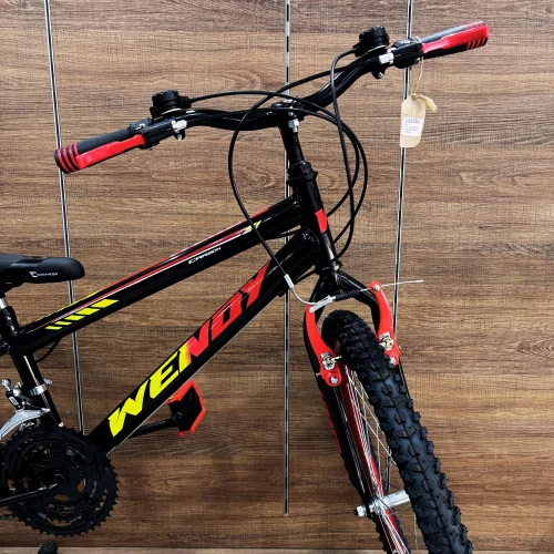 Bicicleta Wendy Aro 24 18M Rebaixado Preto com Vermelho