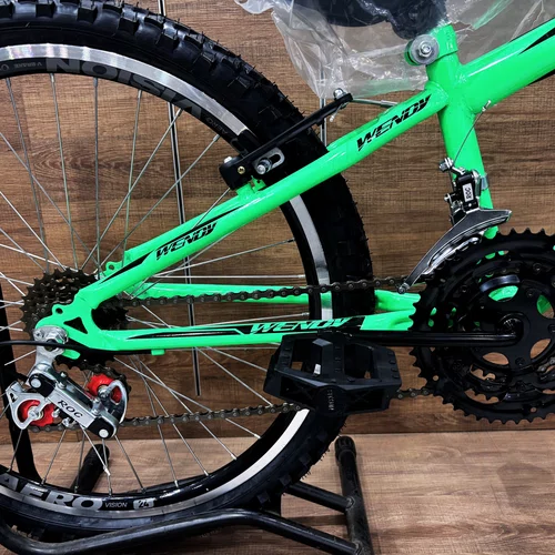 Bicicleta Wendy Aro 24 18M Rebaixado Verde Neon