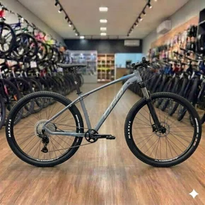 Bicicleta Oggi Aro 29 7.2 Deore 12v Grafite com Azul e Cinza tam 17