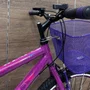 Bicicleta Wendy Aro 26 18 Marchas Rebaixado com Cesta Pink com Violeta